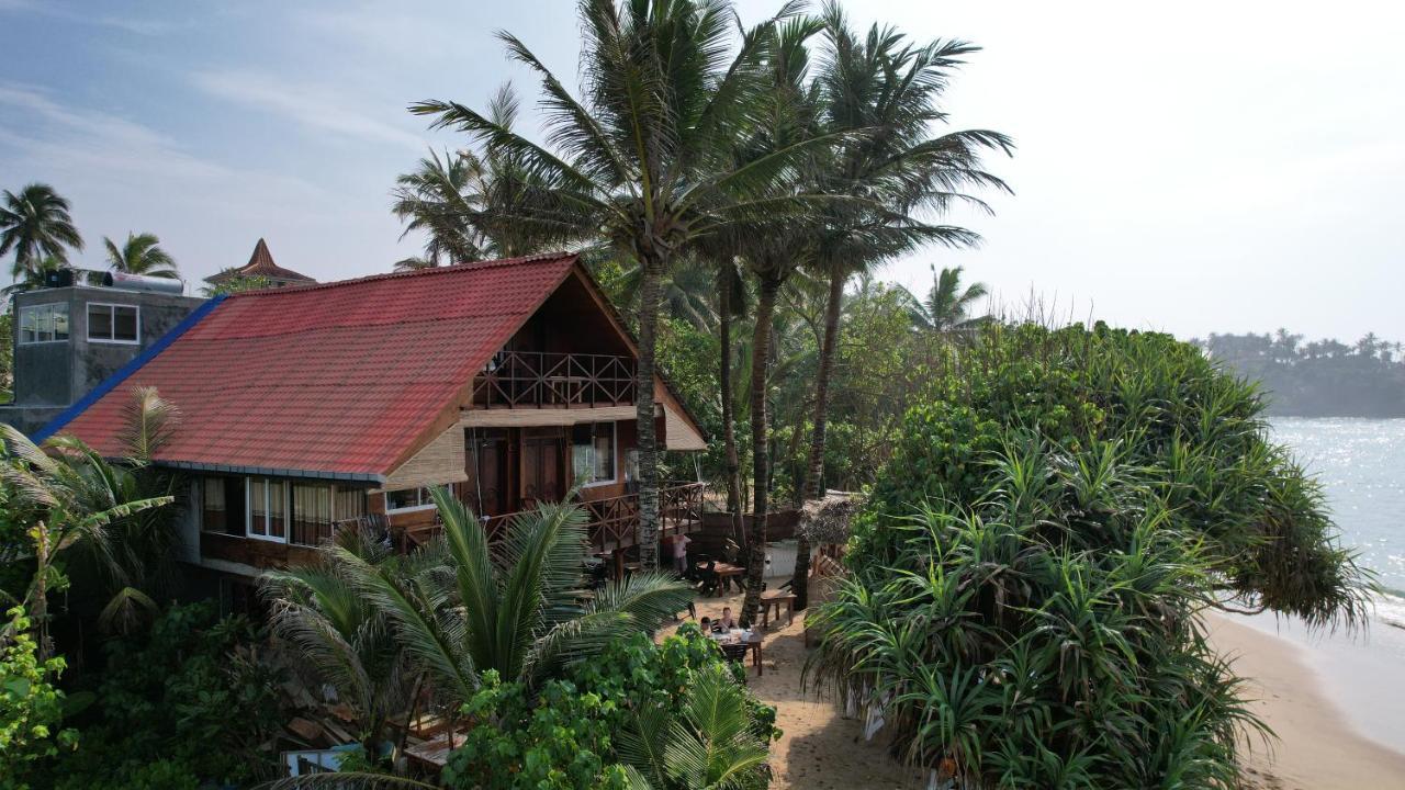 Turtle Bay Beach Resort Mirissa Extérieur photo