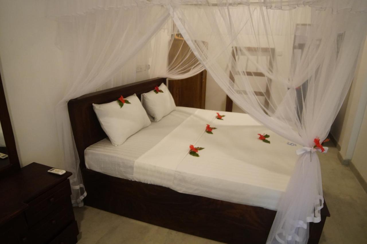 Turtle Bay Beach Resort Mirissa Extérieur photo