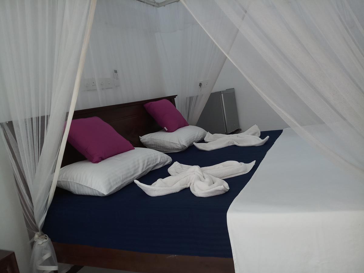 Turtle Bay Beach Resort Mirissa Extérieur photo