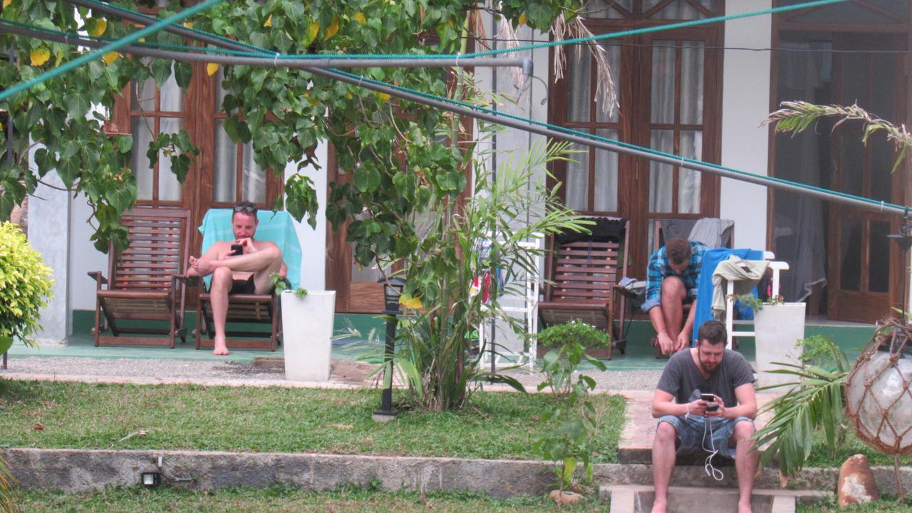 Turtle Bay Beach Resort Mirissa Extérieur photo